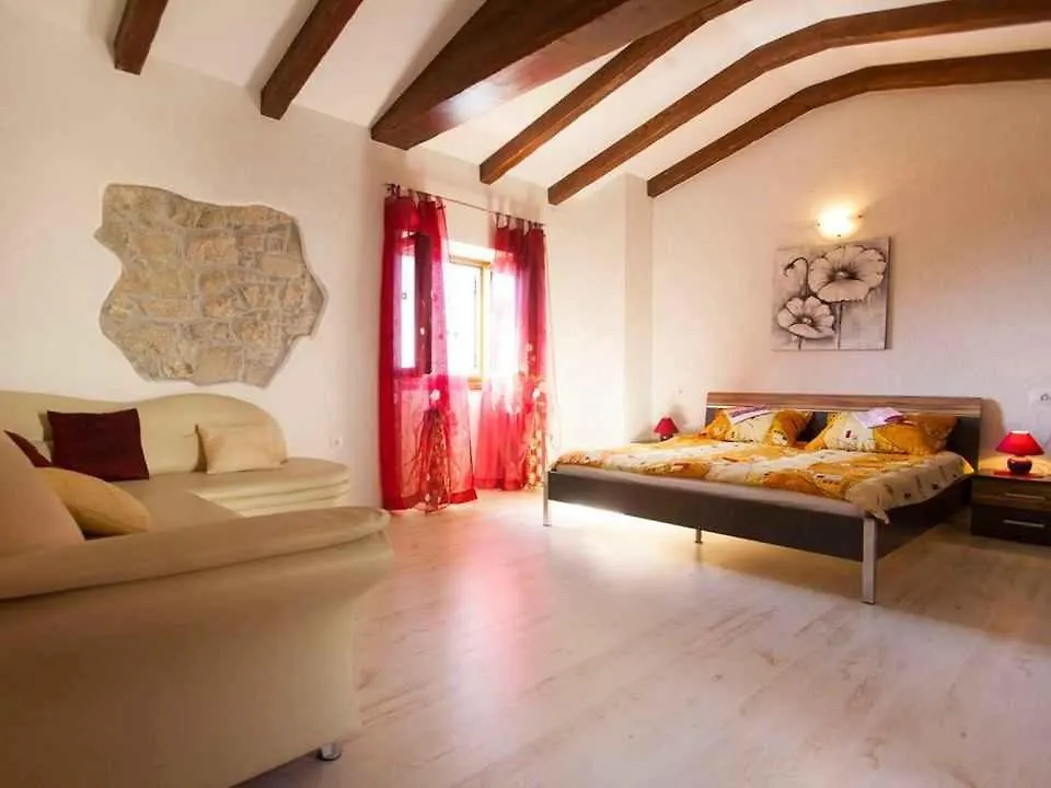 Holiday Home In Dolenja Vas - Istrien 51825