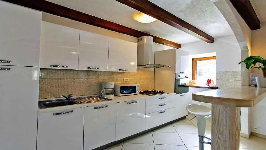 Holiday Home In Dolenja Vas - Istrien 51825 Croatia